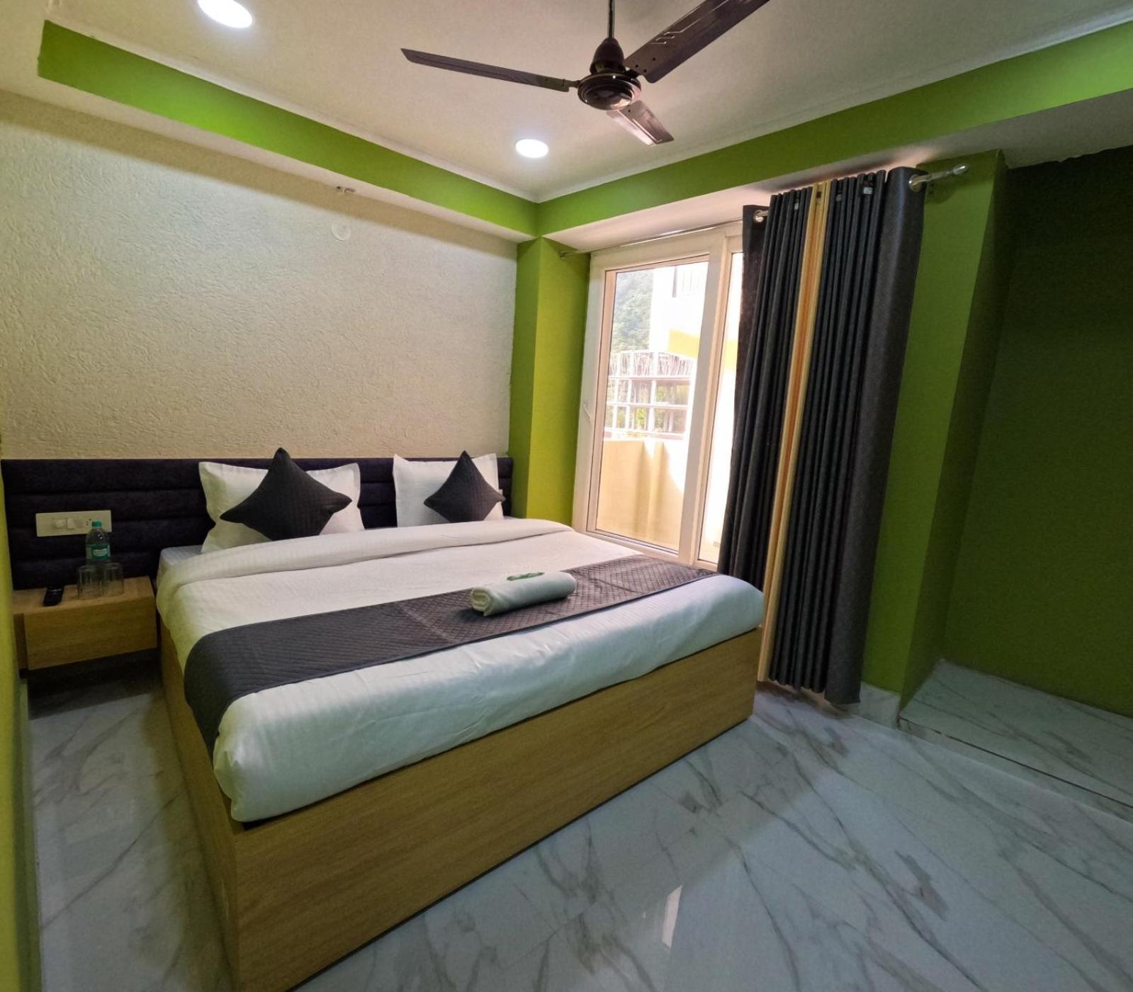 Hotel Aastha Height Rishīkesh Екстериор снимка
